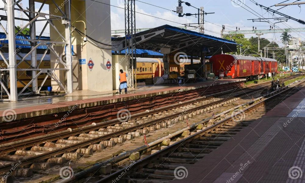 Ινδία: 3 νεκροί λόγω κατάρρευσης δεξαμενής νερού σε σιδηροδρομικό σταθμό